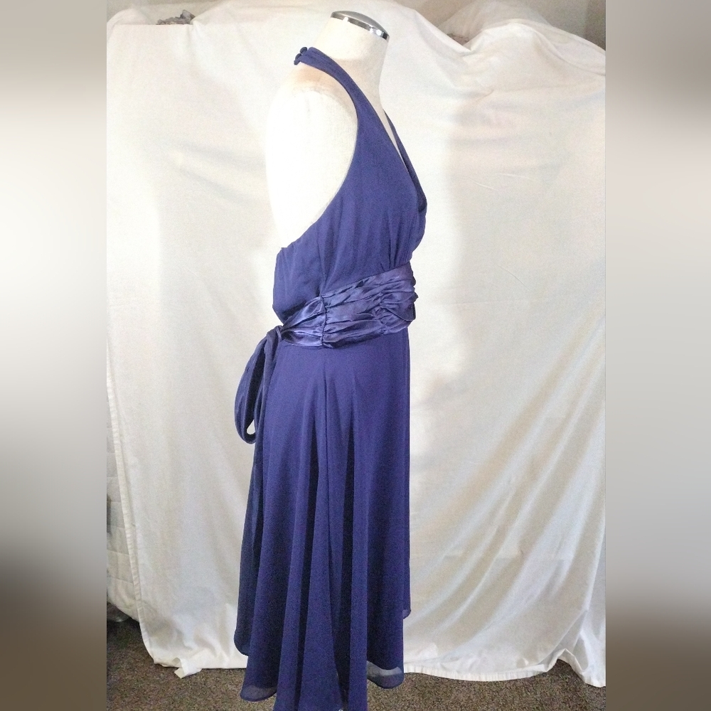 Dressbarn TAG Halter Dress, midi, Blue Satin Waist with Tie, Lined, V-Neck, 12 - Picture 3 of 9